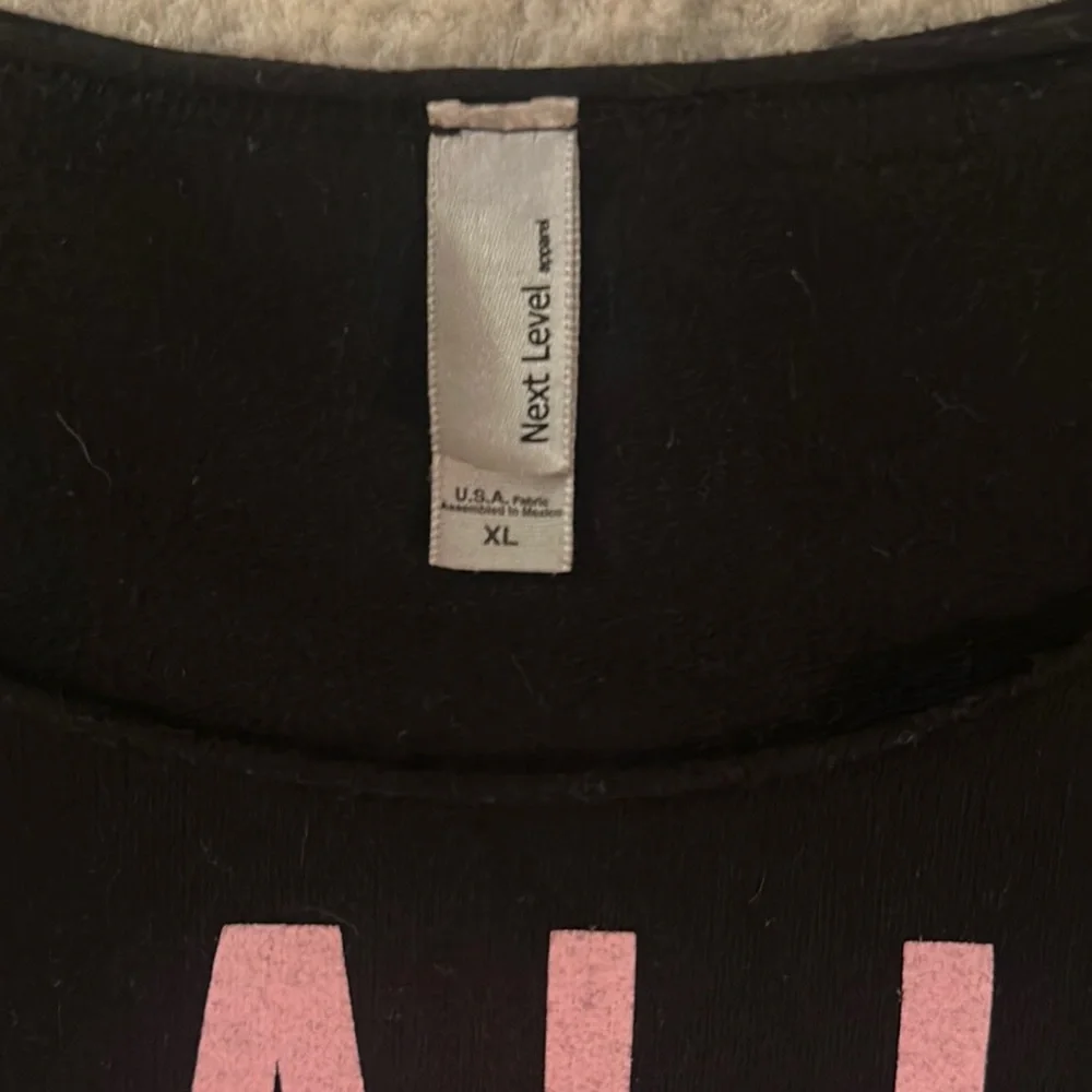 Like New Meghan Trainor Concert Sweatshirt Crop Top - Picture 2 of 2